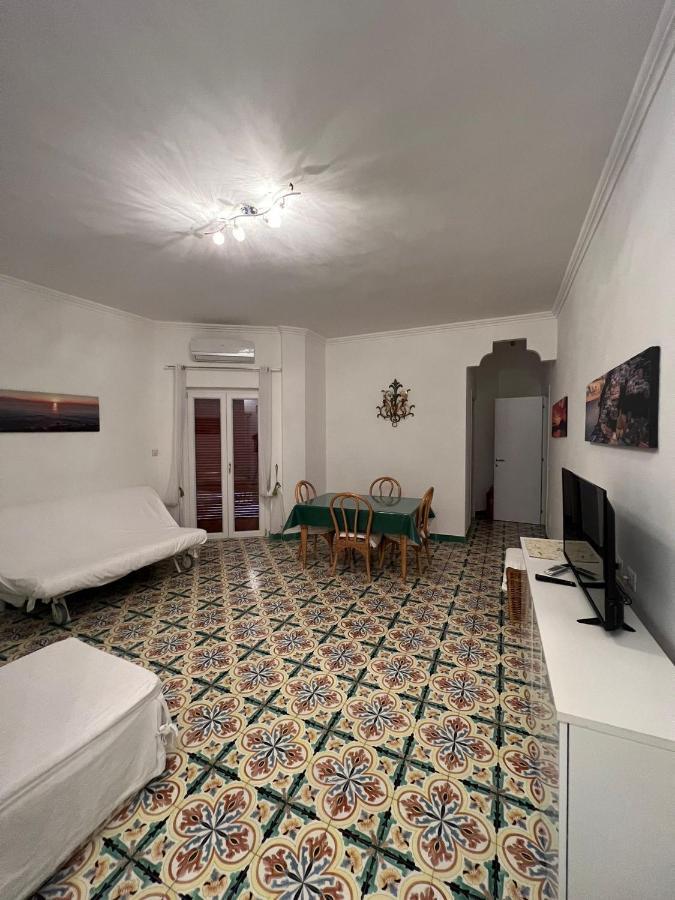 Sorrento Home E Flat Park And Pool Bagian luar foto