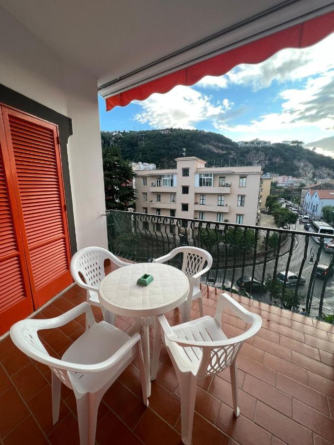 Sorrento Home E Flat Park And Pool Bagian luar foto